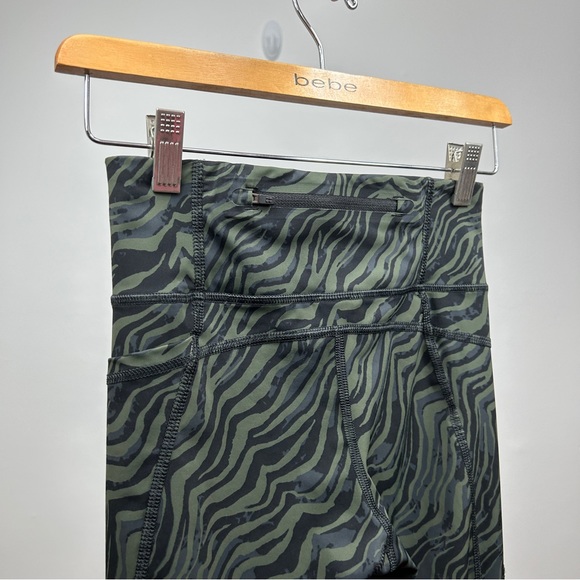 Sweaty Betty Power 7/8 Workout Tights Pocket Leggings Zebra Print Size XS - Picture 7 of 13